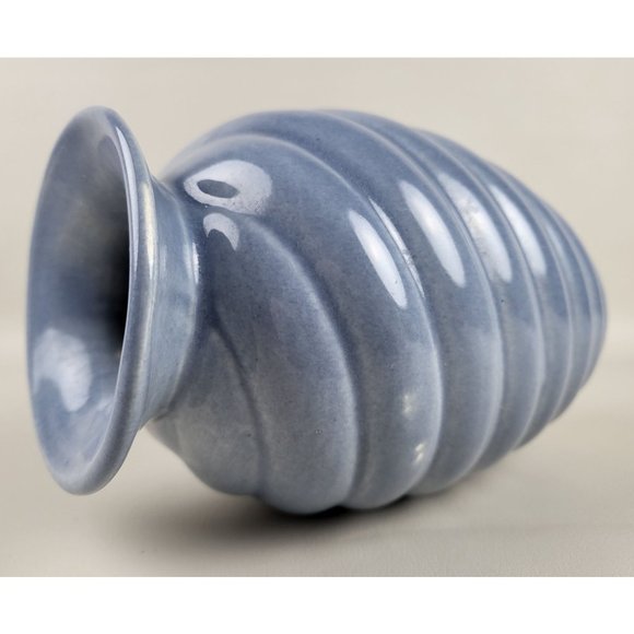 Vintage 1940's Red Wing Pottery 952 Powder Blue Glazed Beehive Swirl Vase - Picture 7 of 8